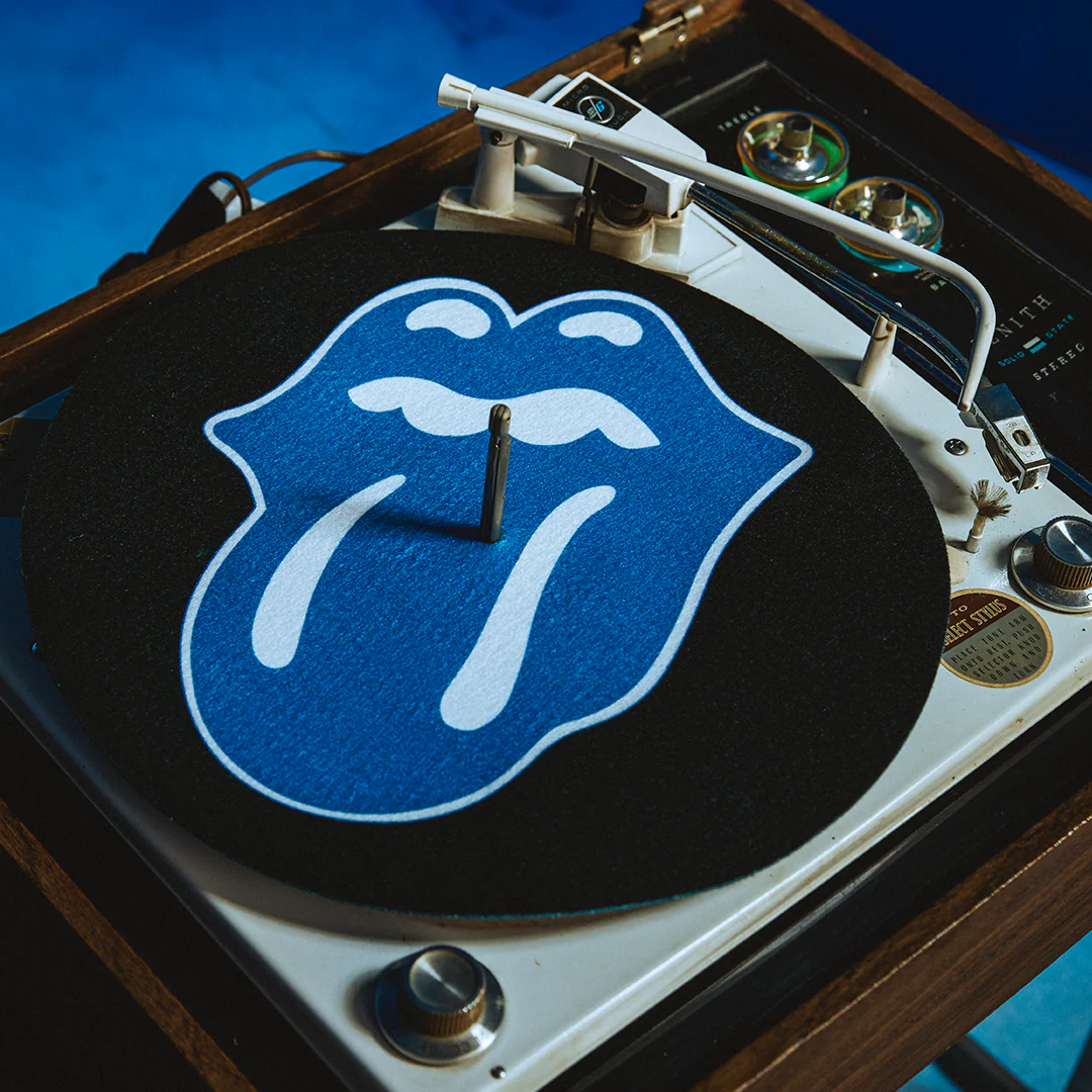 Black and Blue Double Sided Slipmat - Image 4