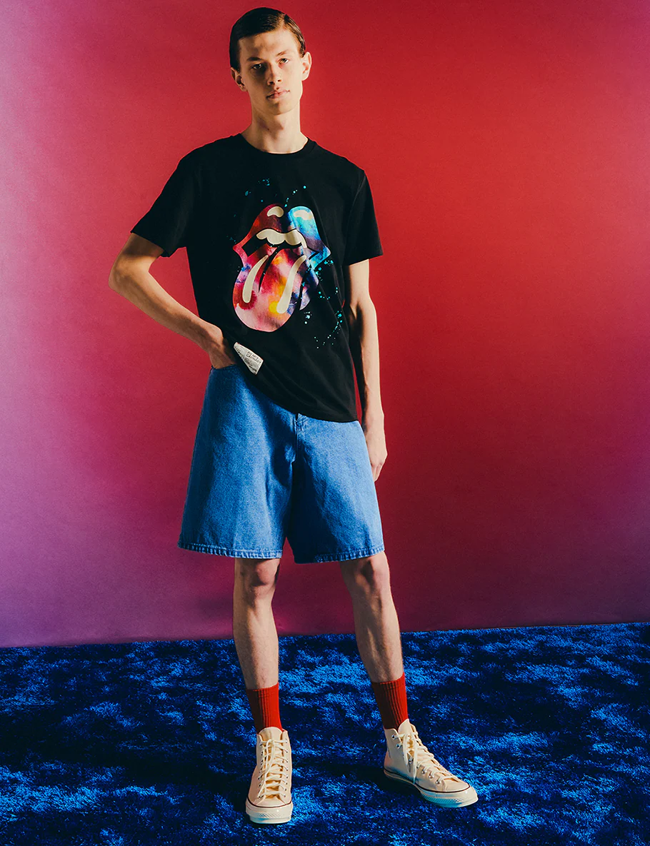 Black Paint Splatter Tongue Logo Graphic Print T-Shirt - Image 5
