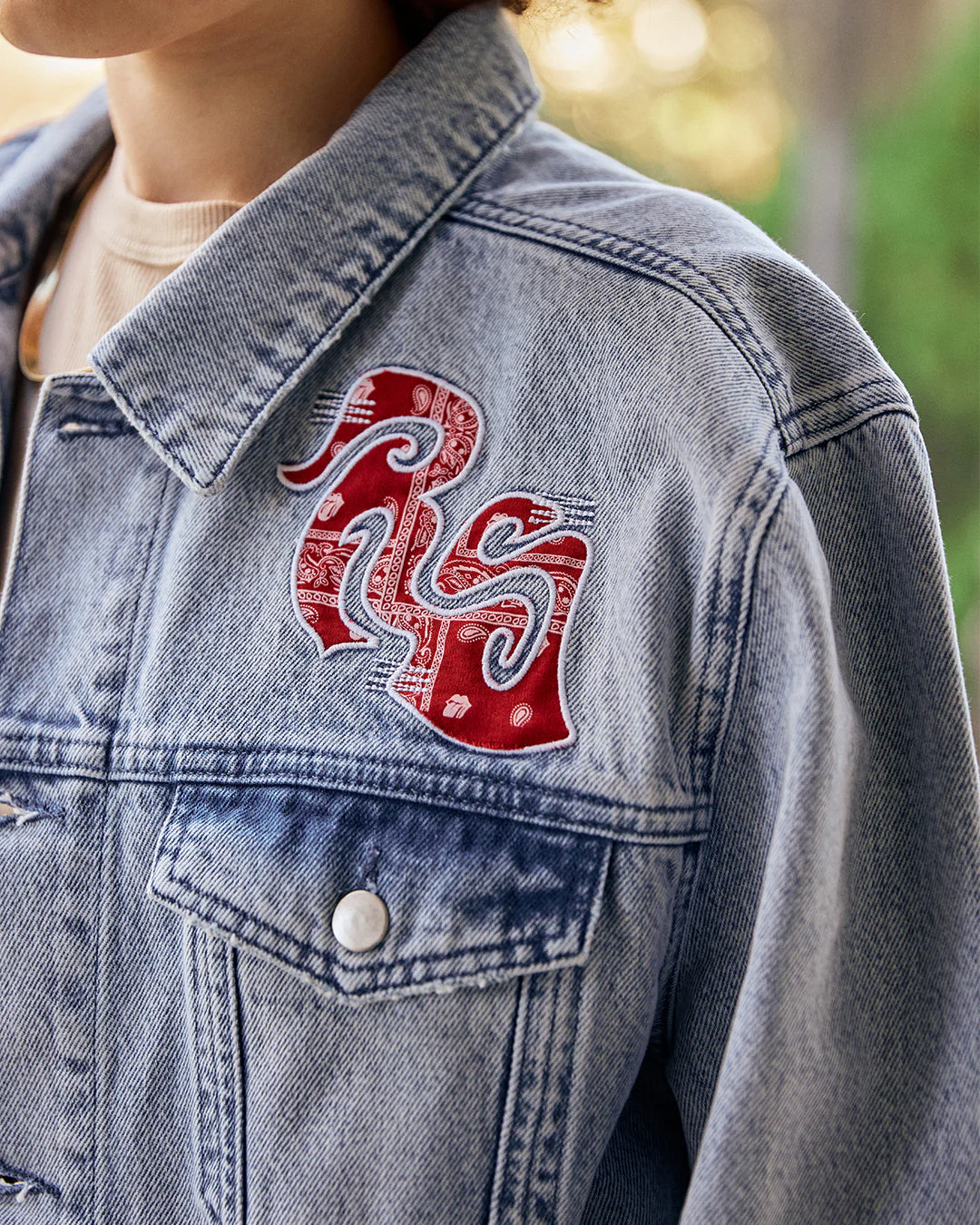 Light Wash Embroidered Denim Jacket - Image 7