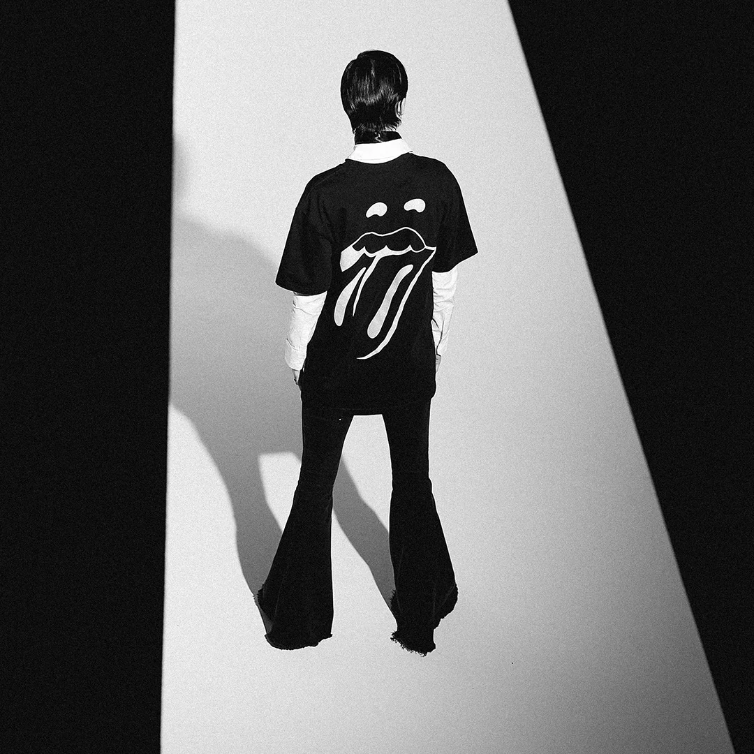 Paint It Black Tongue Outline T-shirt - Image 12