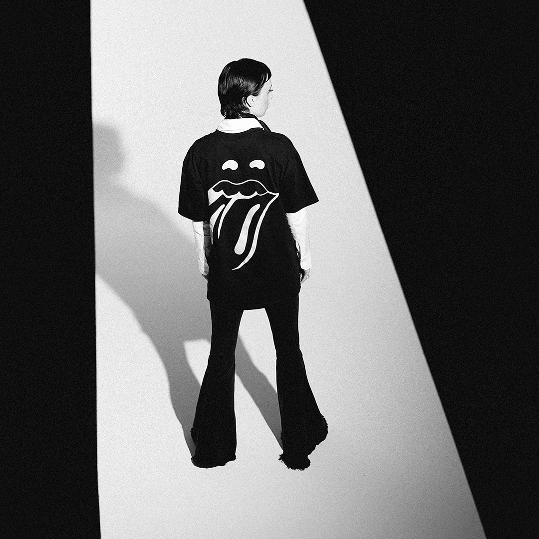 Paint It Black Tongue Outline T-shirt - Image 13