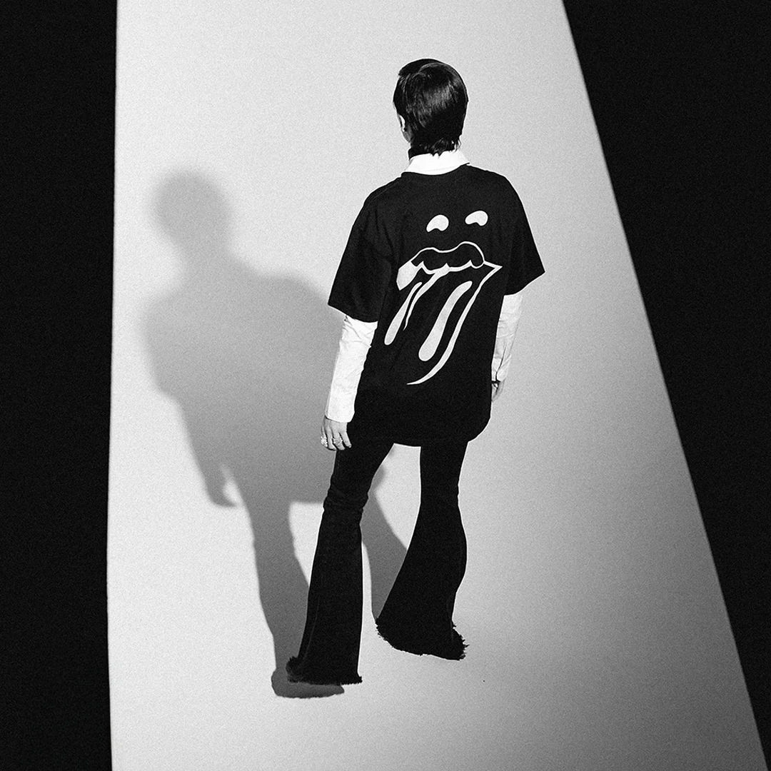 Paint It Black Tongue Outline T-shirt - Image 4