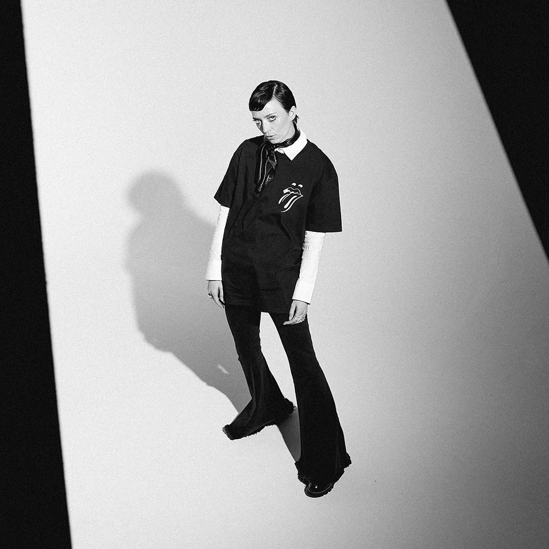 Paint It Black Tongue Outline T-shirt - Image 5